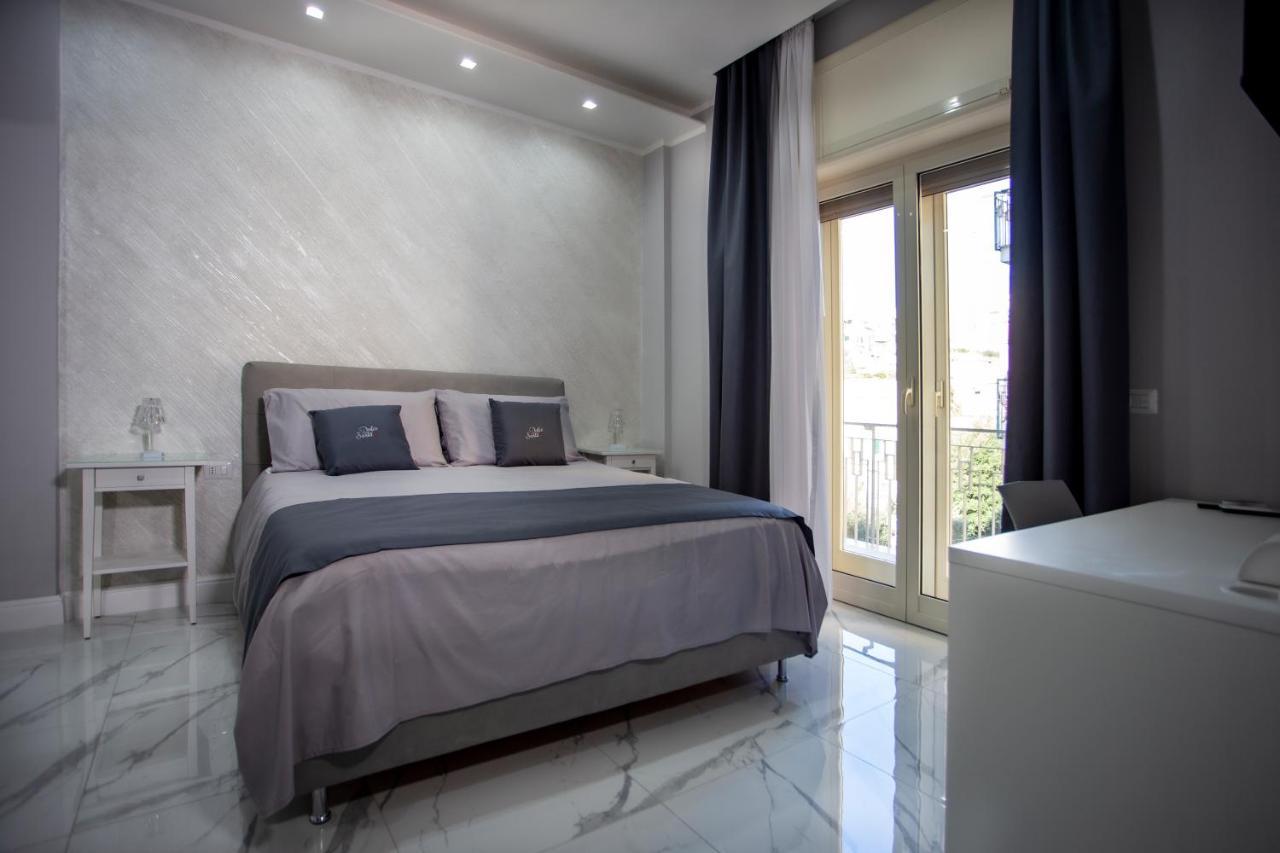 Lady Mary'S Luxury Suites Napoli Bagian luar foto
