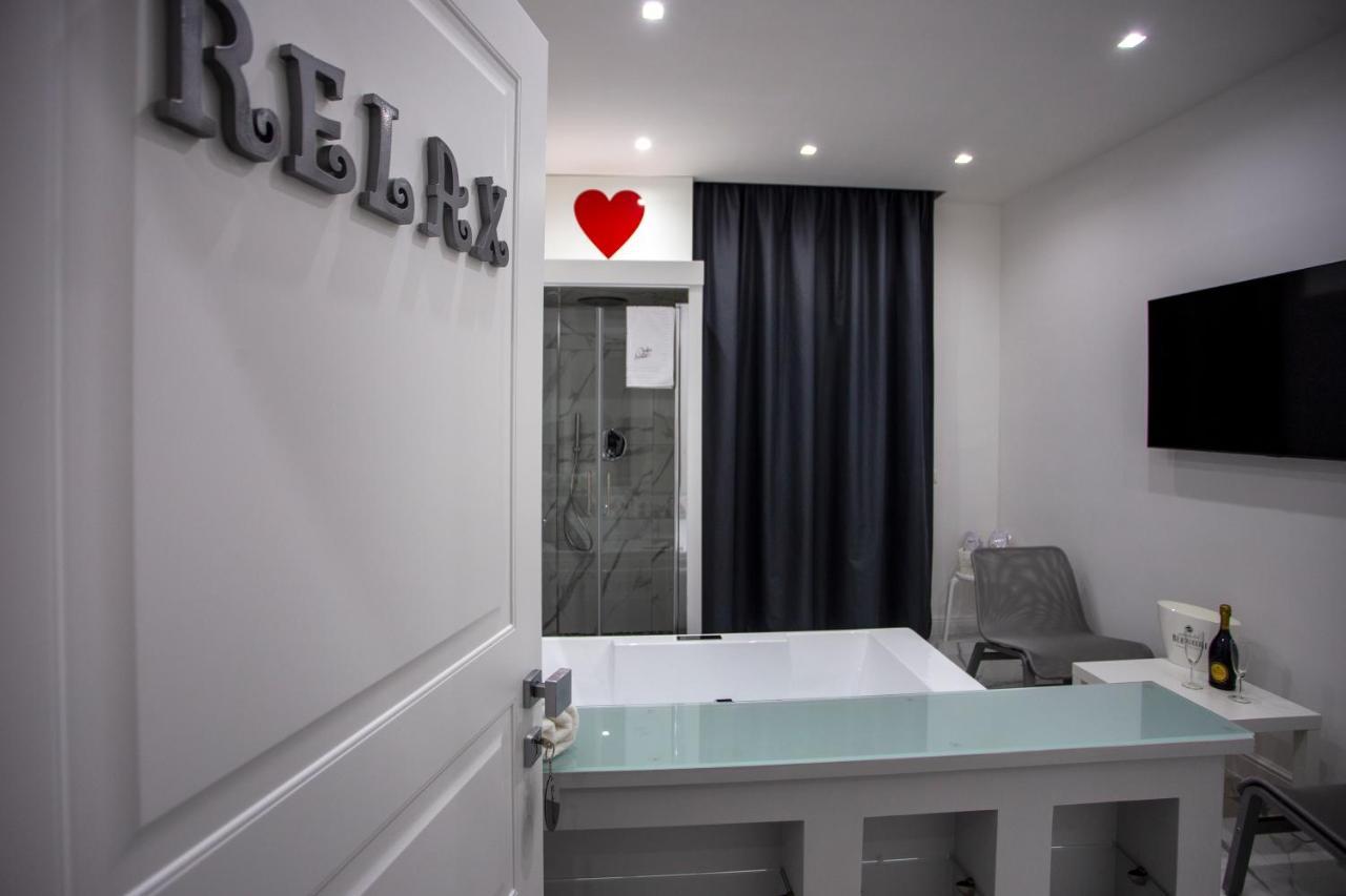 Lady Mary'S Luxury Suites Napoli Bagian luar foto