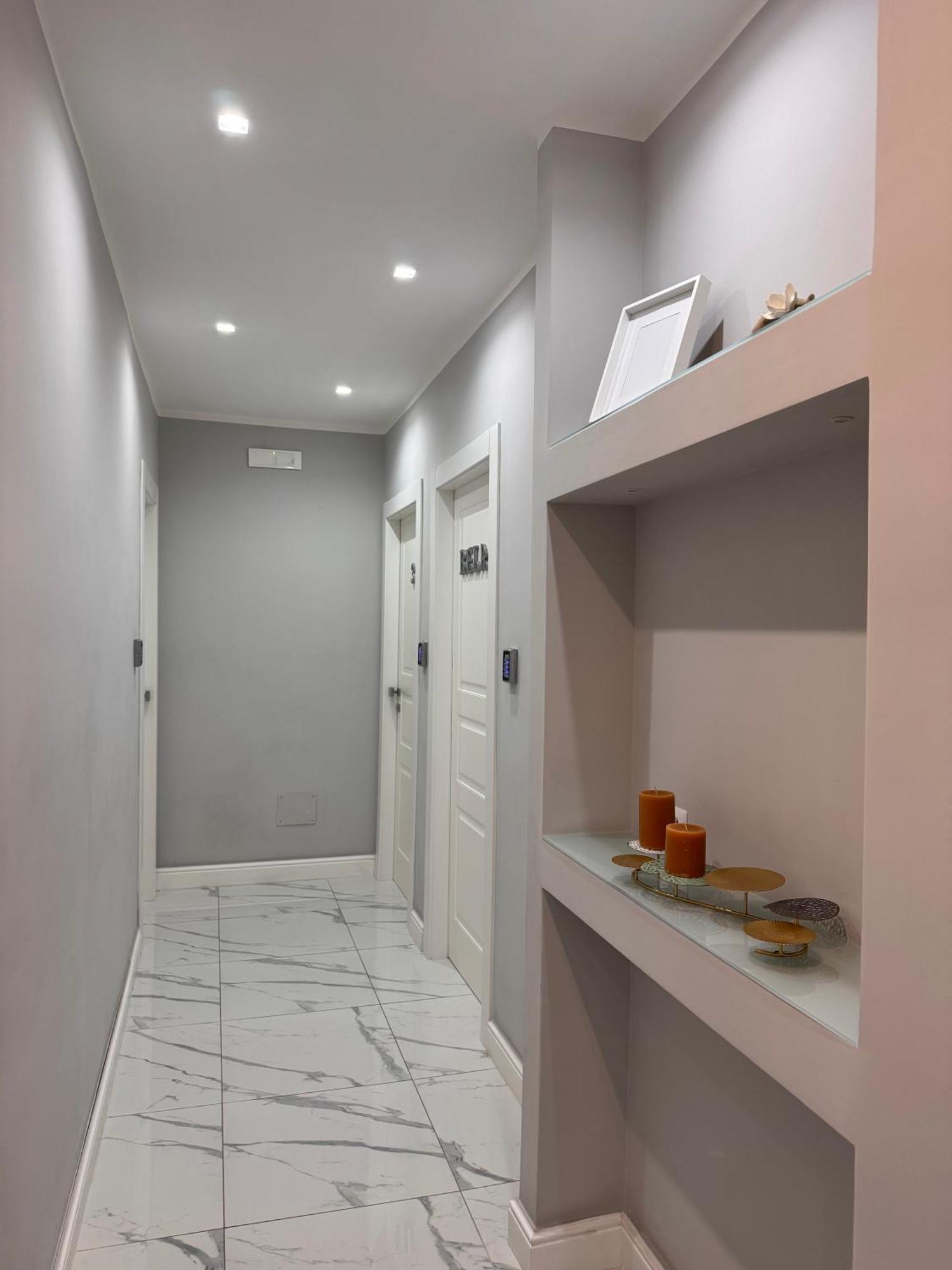 Lady Mary'S Luxury Suites Napoli Bagian luar foto